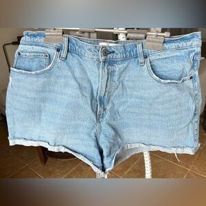 Abercrombie & Fitch Mom Short High Rise Curve Love 18/34